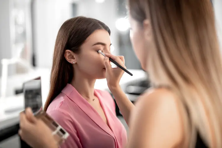 Le salaire d'un Styliste Visagiste